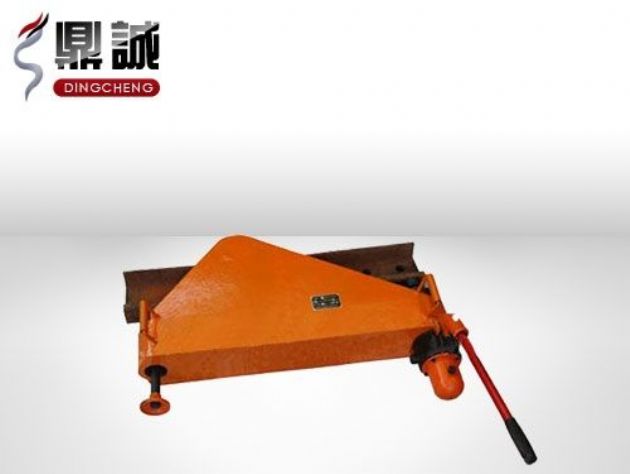 點擊查看詳細(xì)信息<br>標(biāo)題：垂直液壓彎軌機 閱讀次數(shù)：4461