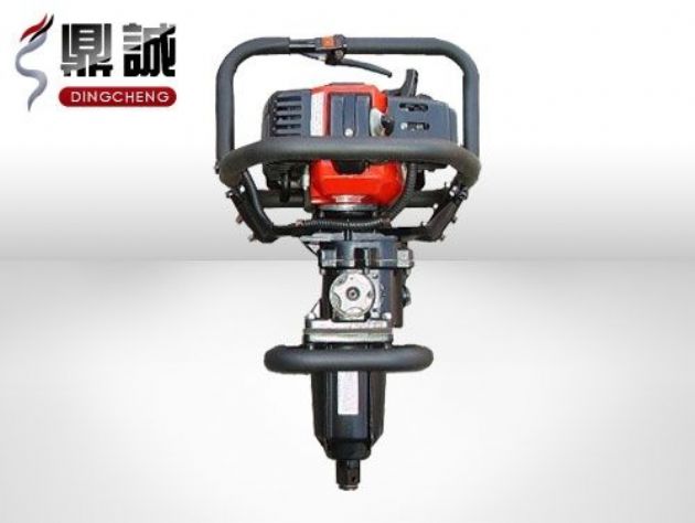 點(diǎn)擊查看詳細(xì)信息<br>標(biāo)題：便攜式內(nèi)燃扳手 閱讀次數(shù)：4428