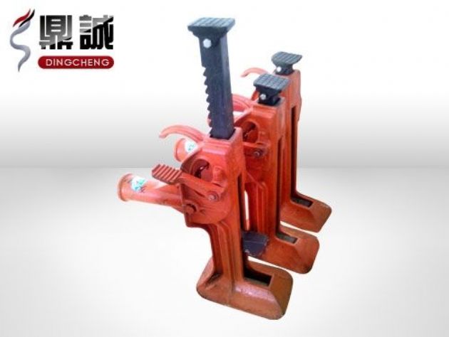 點(diǎn)擊查看詳細(xì)信息<br>標(biāo)題：齒條式起道機(jī) 閱讀次數(shù)：4313