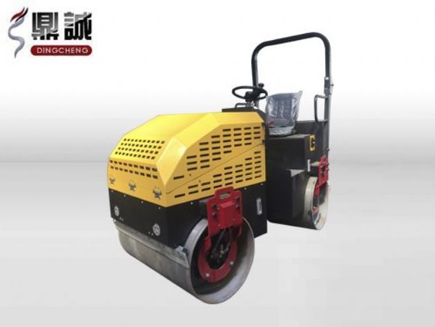 點(diǎn)擊查看詳細(xì)信息<br>標(biāo)題：2.5噸全液壓座駕式振動(dòng)壓路機(jī) 閱讀次數(shù)：14524