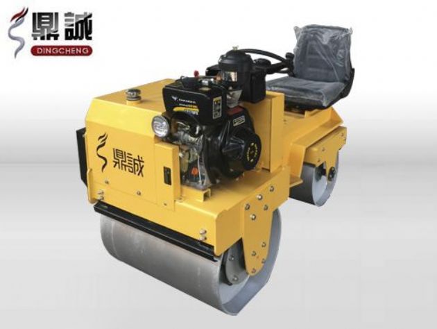 點(diǎn)擊查看詳細(xì)信息<br>標(biāo)題：DC850C座駕式壓路機(jī) 閱讀次數(shù)：15267