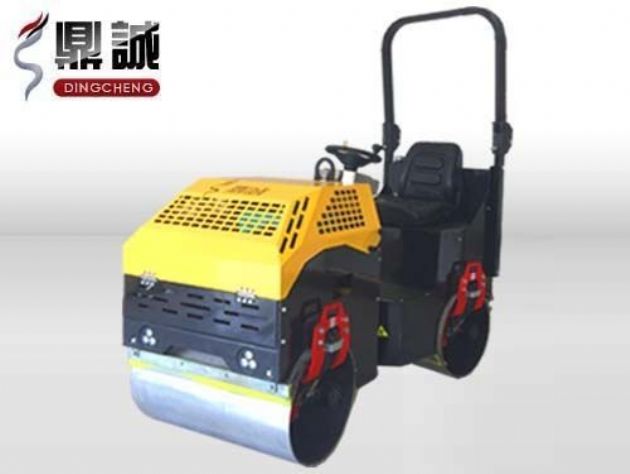 點(diǎn)擊查看詳細(xì)信息<br>標(biāo)題：1噸全液壓振動(dòng)壓路機(jī) 閱讀次數(shù)：14364